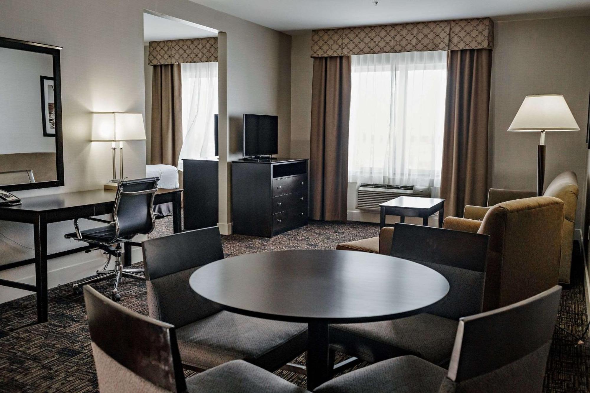 Radisson Hotel Edmonton Airport Leduc Εξωτερικό φωτογραφία